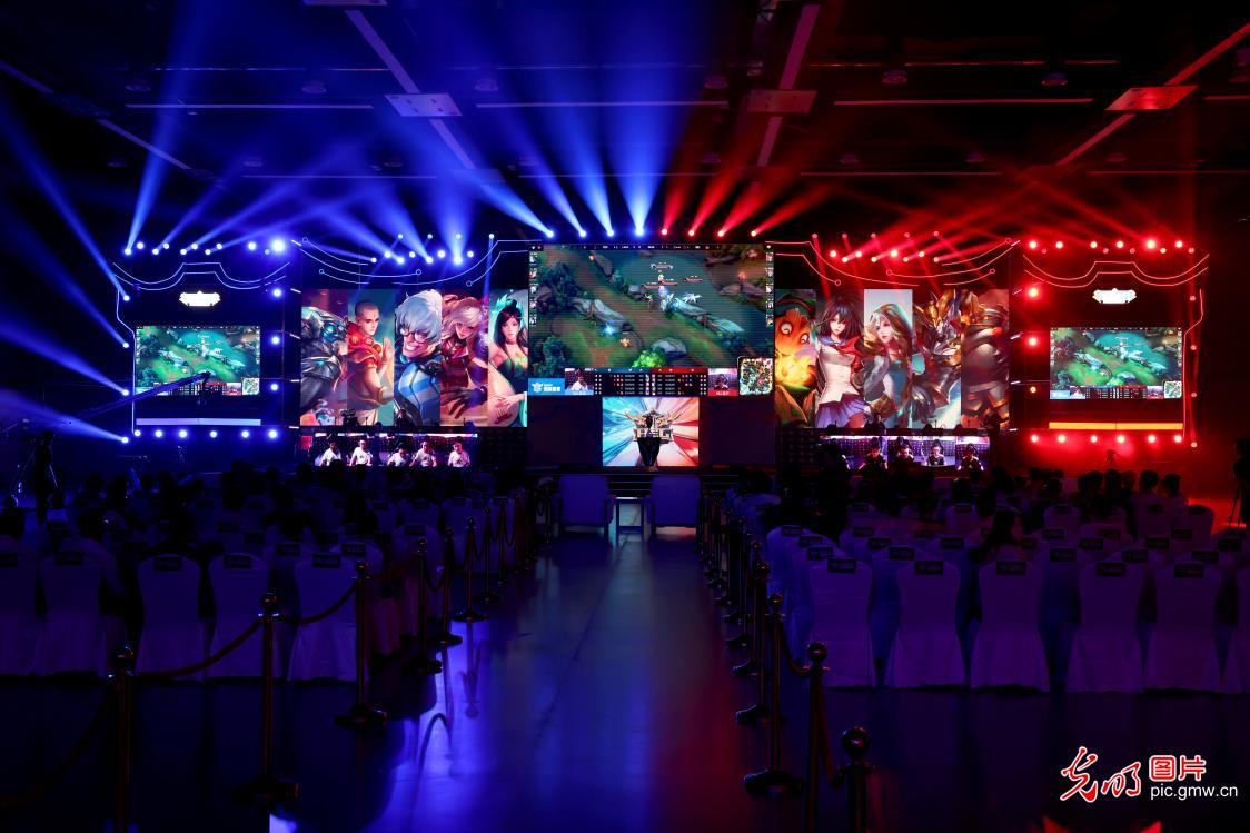 游泳锻炼等 游泳锻炼等