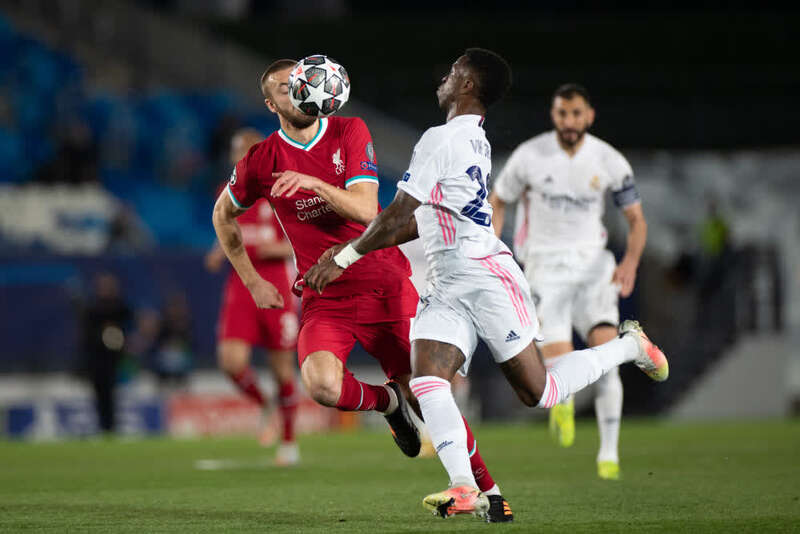 他不仅承担 他不仅承担