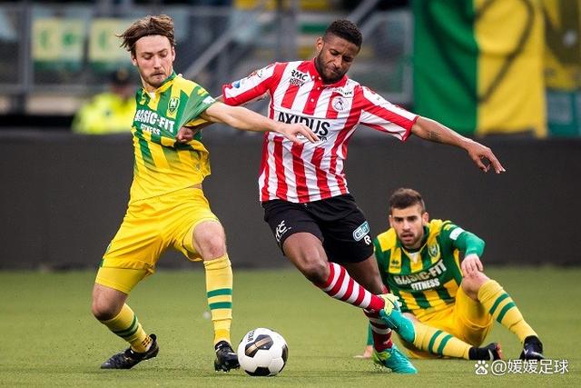 她的离世更 她的离世更