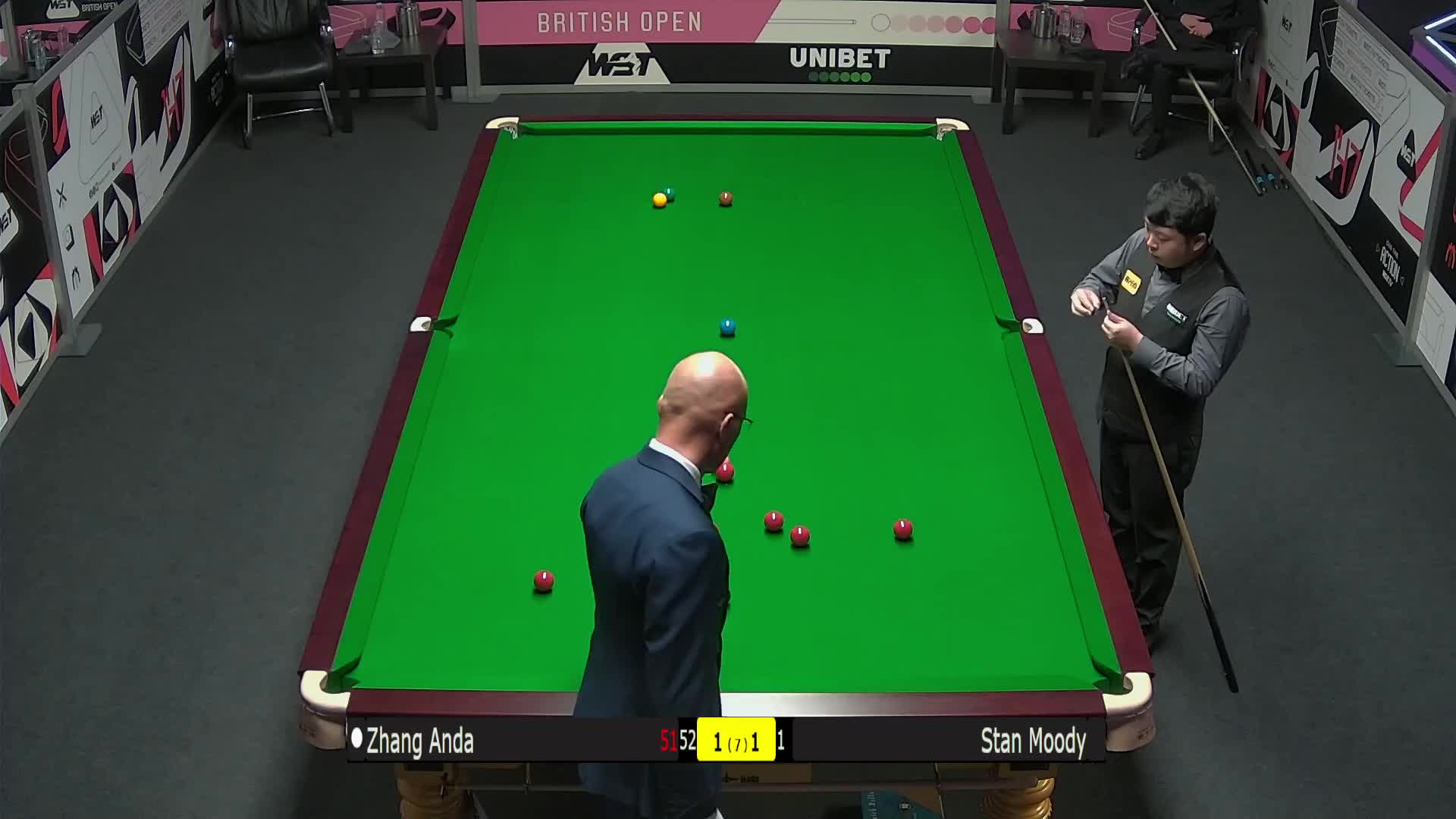 失之毫厘差之千里!汉密尔顿最后一弯犯错痛失主场头排发车